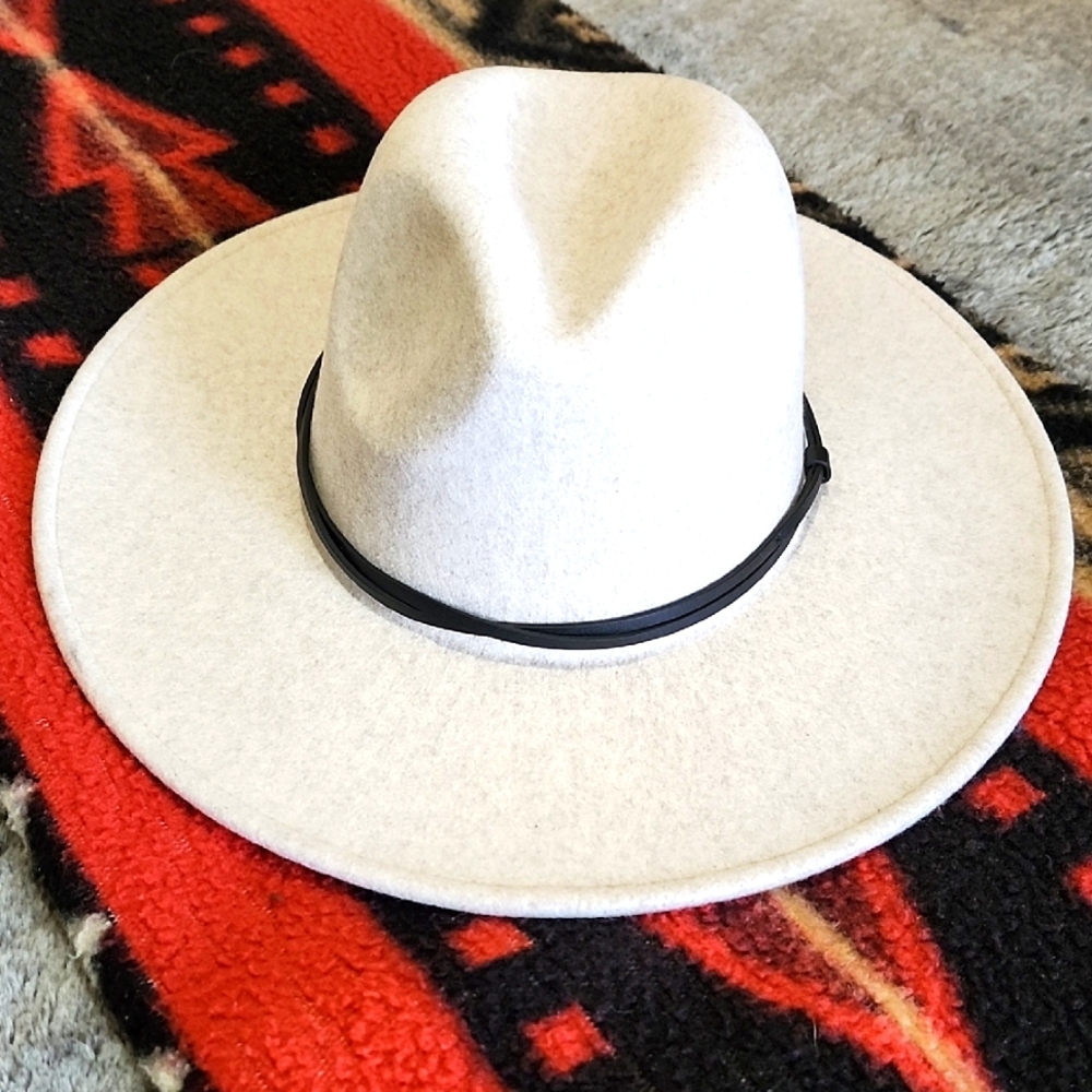 Western Style Felt Fedora Hat NWT